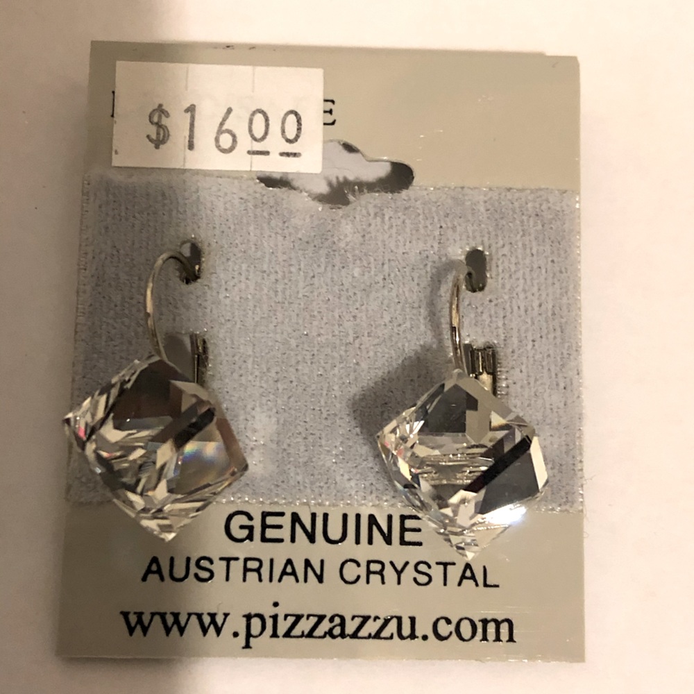 New cryastal cubed earrings